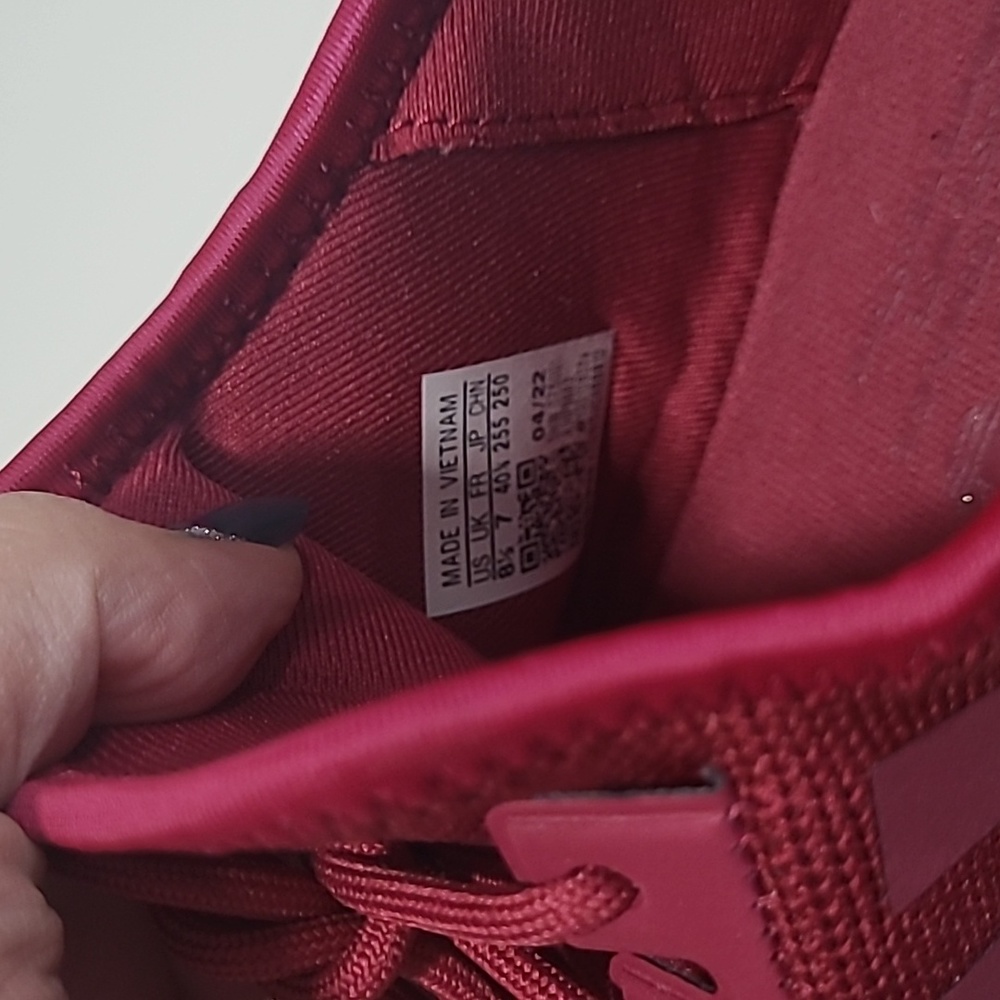 Adidas NMD R1 Shoes - Picture 4 of 5